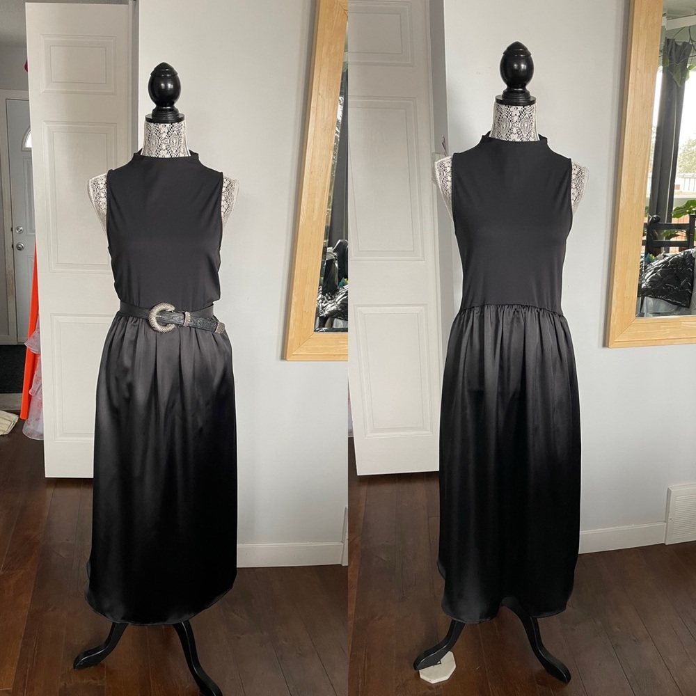 NWT L Betsey Johnson Mock Neck Midi Dress. Large